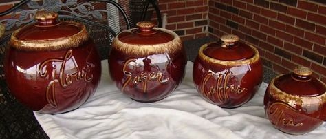 Hull canister set, House and Garden brown drip. This set is expensive not because it's rare, but because it's popular. Drip Pattern, Vintage Dishware, Hull Pottery, Stoneware Dishes, House And Garden, Brown Stone, Pottery Dishes, Stoneware Pottery, Vintage Collectibles