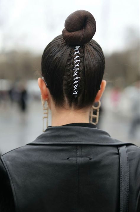 // s t r i n g Hair In A Bun, Shaved Side Hairstyles, Top Knot, About Hair, Trendy Hairstyles, Hair Day, Hair Looks, Hair Goals, Hair Inspo