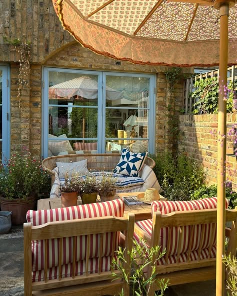 Lucy Williams Home (@lucywilliamshome) • Instagram photos and videos Lucy Williams Home, Lucy Williams, English Cottage Garden, Small Dining Table, Small Dining, House Goals, Plant Pots, Dream House Decor, Outdoor Rooms