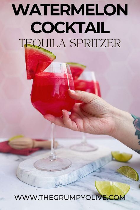 This watermelon tequila spritzer is the perfect summer drink to serve at your next get together: packed with tequila, watermelon juice and lime juice, make it your next summer drink! tequila watermelon spritzer tequila spritzer tequila spritzer cocktails tequila spritzer drinks tequila spritzer easy tequila spritzer recipe tequila lime spritzer Tequila Spritzer, Watermelon Spritzer, Tequila Watermelon, Spritzer Cocktails, Spritzer Drink, Watermelon Tequila, Drinks Tequila, Best Watermelon, Cocktails Tequila