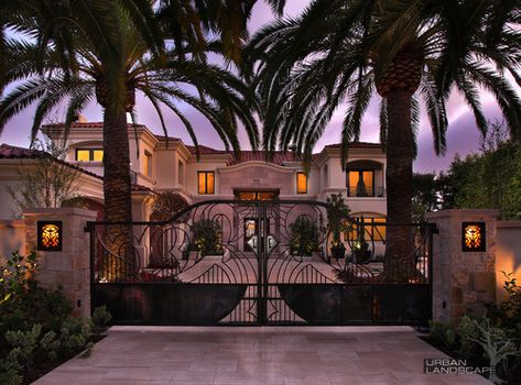 Pelican Hill - traditional - entry - orange county - Urban Landscape Beverly Hills Houses Exterior, Gated Entrance, Mediterranean Mansion, Dream Mansion, A Mansion, Mansions Luxury, Design Exterior, Luxury Homes Dream Houses, Dream House Exterior