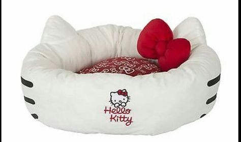 Hello kitty dog bed! Cama Da Hello Kitty, Hello Kitty Outfit, Hello Kitty Bed, Donut Bed, Hello Kitty Merchandise, Hello Kitty House, Hello Kitty Rooms, Kitty Clothes, Charmmy Kitty