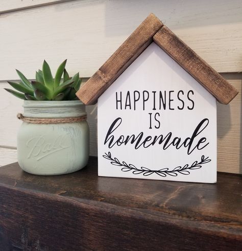 Happiness Is Homemade Sign, Paper Quilling Ideas, Foldable Paper, Homemade Signs, Happiness Is Homemade, Wood Block Crafts, Diy Wood Signs, Scrap Wood Projects, Wood House