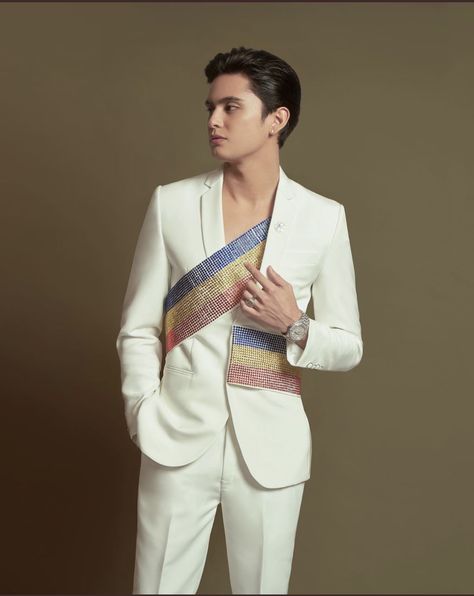 Modern Barong, India Fashion Men, Fashion Models Men, Prom Outfit, High Fashion Men, James Reid, Actor James, Classy Suits, Classy Outfits Men