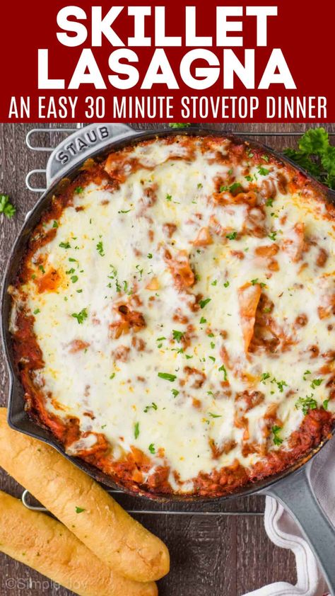 This Skillet Lasagna is a 30 minute easy dinner that your whole family will get behind and love. This is delicious comfort food! Skillet Lasagna Easy, Honey Glazed Roasted Carrots, Skillet Lasagna Recipe, Easy Skillet Dinner, Arugula Salad Recipes, Skillet Lasagna, Stuffed Pepper Casserole, Chicken Bacon Ranch Pasta, One Dish Dinners