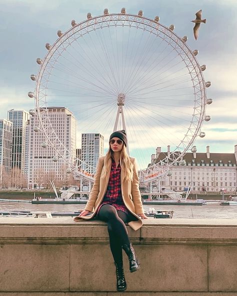 Outfit idea for your weekend trip in London. London Photography Instagram, London Eye Photography, London Photo Ideas, London Couple, Photoshoot London, London Photoshoot, Travel Pose, Instagram Couples, London Pictures