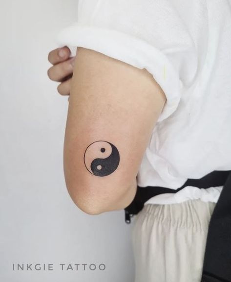 Bicep Yin-Yang Tattoo Bicep Tattoos For Women, Bicep Tattoos, Yang Tattoo, Yin Yang Tattoos, Bicep Tattoo, Tattoo Shows, Inner Power, Symbols Of Strength, Tattoo Styles