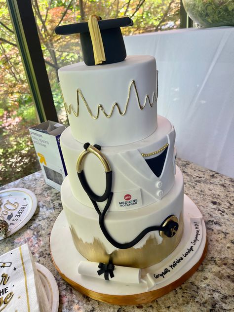 Nurse Graduation Cake Designs, Med School Graduation Cake, Medical Assistant Cake, Nurse Practitioner Graduation Party, Nurse Practitioner Aesthetic, Pharmd Graduation Party, Doctor Graduation Cake, Medical School Graduation Party Ideas, Nursing Graduation Cakes