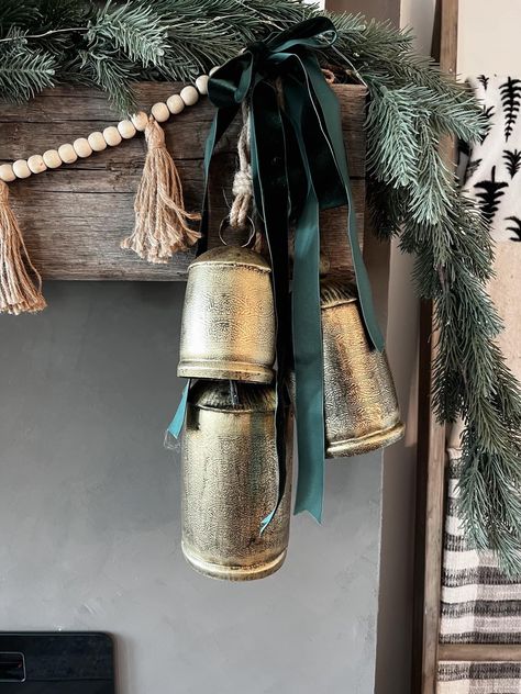 Fireplace Mantel Christmas Decor, Cow Bell Decor, Fireplace Mantel Christmas, Mantel Christmas Decor, Diy Christmas Mantel, Stairway Decor, Stairway Decorating, Minimalist Christmas Decor, Jute Hanging