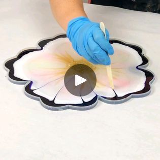 Resin Bowls, Alcohol Painting, Resin Bowl, Purple Resin, Resin Crafts Tutorial, Gold And Purple, Flower Resin, Flower Bowl, Resin Flowers