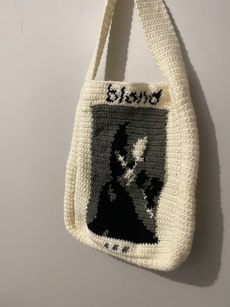 Frank Ocean Crochet Pattern, Frank Ocean Pixel Art, Frank Ocean Crochet, Crochet Album Cover, Crochet Tapestry Bag, Ocean Tote Bag, Frank Ocean Blond, Small Crochet Gifts, Crochet Stitches Guide