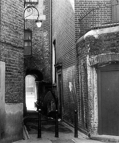 Whitechapel Whitechapel London, Historical London, East End London, Wood Building, Victorian London, London Photographer, London Pictures, London History, Old Street