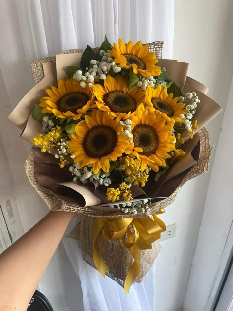 Sun Flowers Bouquet, Yellow Flowers Bouquet, Flower Boquet, Sunflower Wedding Invitations, Fresh Flower Bouquets, Sun Flowers, Boquette Flowers, Sunflower Bouquets, Flowers Bouquet Gift