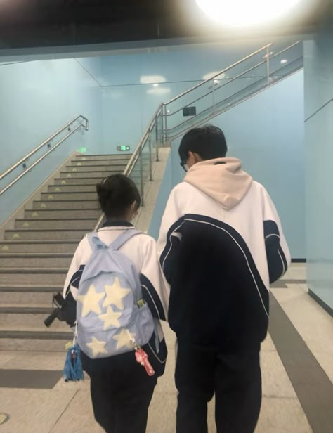 school uniform cute couple Yn With Boyfriend School, Couple In School Hallway, Ullzang Couples School, School Couples Aesthetic, Couple In School Aesthetic, Couple School Photos, Boyfriend In School, Cute School Couples, Cute Couple Pics School