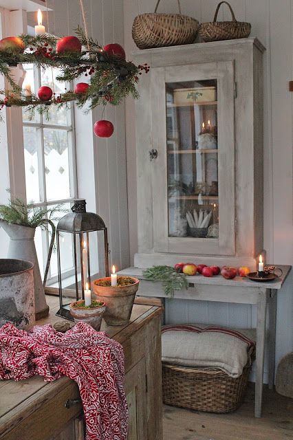 Swedish Home Decor, Vibeke Design, Deco Champetre, Swedish Christmas, European Home Decor, Swedish House, Christmas Interiors, Christmas Decorations Rustic, Christmas Kitchen