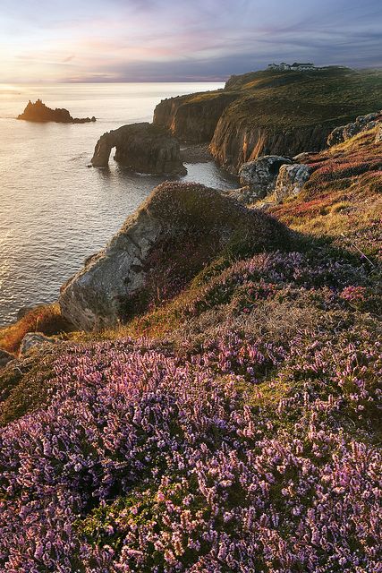 Lands - End, Cornwall Lands End Cornwall, Wave Cake, Uk Beaches, Cornwall Uk, Devon Uk, Cornwall England, Natural Landscapes, English Countryside, England Travel