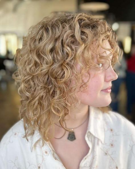 50 Best Wolf Cuts For Curly Hair In 2023 Wolf Cut Curly Hair Short, Shag Cut Curly Hair, Wolf Cut Short Curly Hair, Wolf Haircut Curly Hair, Wolf Cut Hair Curly, Short Wolf Cut Curly Hair, Shag Cuts For Curly Hair, Curly Wolf Cut With Bangs, Short Curly Wolf Cut