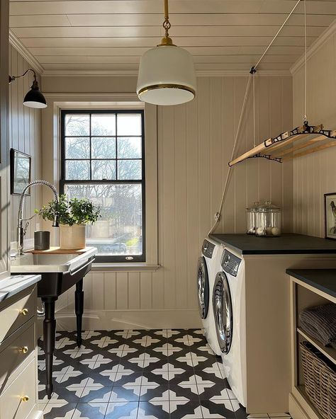 Landry Room, Jean Stoffer, Greenwich House, Pass Through Window, Antique House, Modern Laundry Rooms, Farmhouse Laundry Room, Laundry Room Inspiration, Country Style Decor