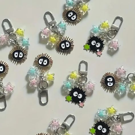 get these soot sprite bag charms inspired from spirited away! a must-have for studio ghibli fans! price: pkr 400 each ◕ handmade products ◕ product might be different from the picture due to lighting and effects 😓😓 ◕ for international shipping, see "ww shipping" highlight for shipping in Pakistan, see "pk shipping" highlight ◕ pls read shop policy before ordering follow @arzuubeadshop for more! pls ignore 👇 Keywords: [handmade charm, soot sprite, spirited away, ghibli keychain, kawa... Soot Sprite Keychain, Ghibli Keychain, Soot Sprite, Soot Sprites, Bag Charms, Diy Keychain, Handmade Charms, Handmade Products, Studio Ghibli