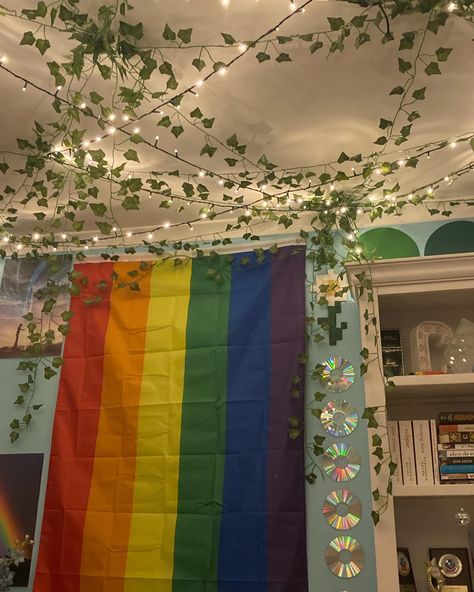 Pride Flag In Bedroom, Pride Flag Bedroom, Pride Bedroom Ideas, Gay Room Aesthetic, Flags In Bedroom, Flag Room Decor, Gay Room, Soft Grunge Room, Room Wishlist