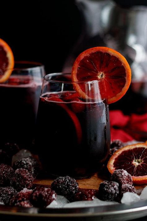 The seasonal flavors of blood oranges and blackberries come together in this simple red wine sangria. Blackberry Sangria, Red Wine Sangria, Cider Sangria, Apple Cider Sangria, Sangria Wine, Orange Slice, Table Glass, Halloween Cocktails, Sangria Recipes