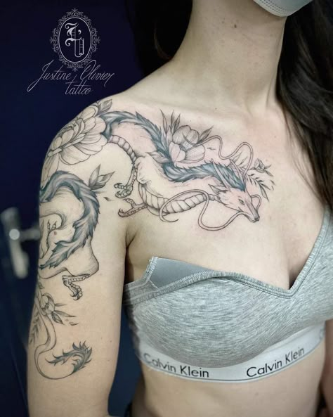 Dragon Tattoo With Flowers, Dragon Tattoo Shoulder, Tatuaje Studio Ghibli, Dragon Tattoo Arm, Around Arm Tattoo, Ghibli Tattoo, Dragon Tattoo For Women, Dragon Tattoo Designs, Arm Tattoos For Women