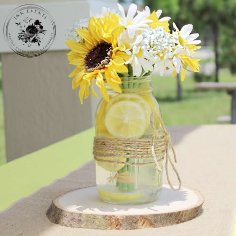 Gender Reveal Yellow Theme, Bee Gender Reveal Centerpiece Ideas, Bee Gender Reveal Table Decor, Gender Reveal Ideas Yellow, Gender Reveal Lemon Theme, Sunflower Gender Reveal Ideas, Gender Reveal Ideas For Party Bee Theme, What Will It Bee Gender Reveal Centerpieces, Sunflower Gender Reveal Party