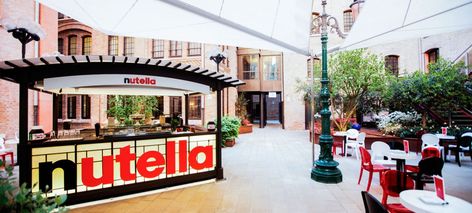 A list of Nutella themed shops and creperies around the world, from Eataly’s Nutella bars to a Nutella bistro in the Palestinian territories. Nutella Cafe, Nutella Bar, Venice Hotels, Looks Yummy, World Travel, Venice Italy, Beautiful Space, Nutella, Venice