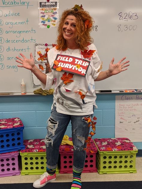 Field Trip Survivor Costume, Survivor Costume Diy, Teacher Field Trip Outfit, Hot Mess Costume, Survivor Costume, Book Character Day, Halloween Costumes For Work, Teacher Halloween Costumes, Halloween Group