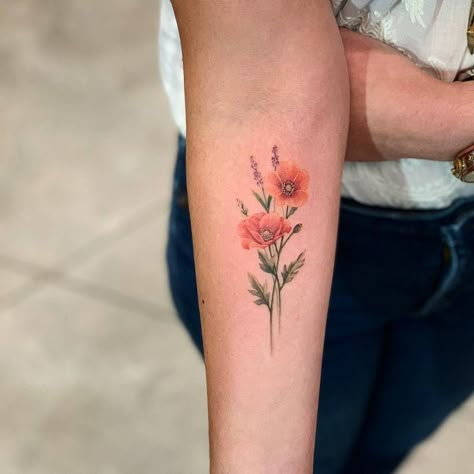 Fineline Flowers, A Small Tattoo, Poppy Tattoo, Poppies Tattoo, Shape Tattoo, Beautiful Flower Tattoos, Muster Tattoos, Small Flower Tattoos, Ink Inspiration