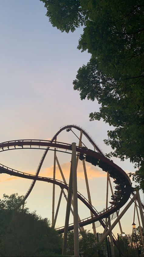 Kings Dominion Aesthetic, Kings Island Aesthetic, Roller Coaster Aesthetic, Rollercoaster Aesthetic, Theme Park Aesthetic, Abc Dates, Amusement Park Aesthetic, King Island, Kings Island Amusement Park