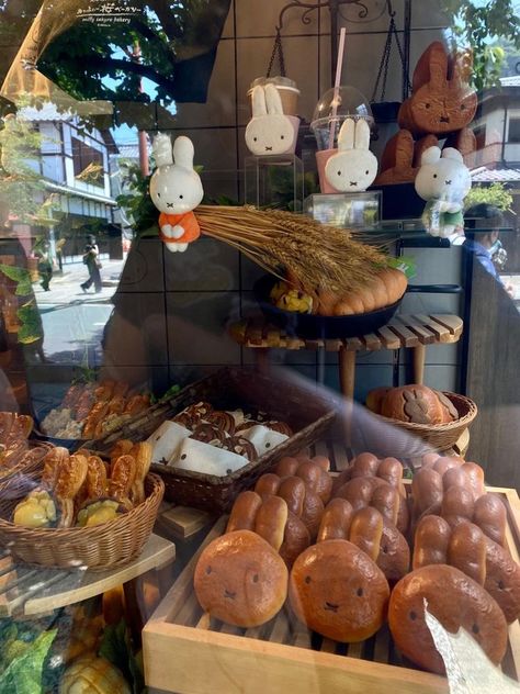 Neko 🐱🍞 VTUBER on Twitter: "miffy 🐰 bakery 🥯 in Kyoto https://t.co/89uMOVaQop" / X Miffy Bakery, Bread Bakery, Go To Japan, Japan Aesthetic, Japan Shop, Bakery Shop, Bakery Cafe, Kyoto Japan, Cafe Food