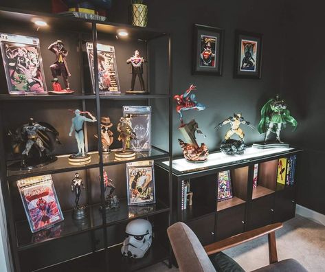 Geek Living Room, Comic Book Rooms, Nerdy Decor, Comic Room, Games Room Inspiration, Geek Room, Marvel Room, Nerd Room, Art Studio Room