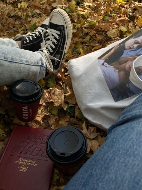 Autumn Aesthetic Coffee, Autumn Reading, Gryffindor Aesthetic, Fall Reading, Aesthetic Coffee, Autumn Aesthetic, On The Ground, Autumn Fall, The Fall