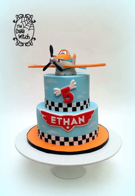 Planes Birthday Cake with Dusty Figurine Disney Planes Cake, Planes Birthday Cake, Airplane Birthday Decorations, Disney Planes Birthday, Airplane Birthday Cakes, Plane Birthday, Planes Birthday Party, Airplane Cake, Pig Birthday Cakes