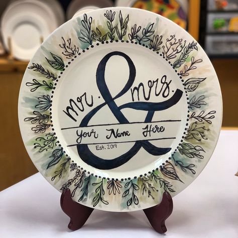 Hand painted wedding plate with signatures on back! Painted Pottery Wedding Gift, Ceramic Paint Plate Ideas, Diy Painted Wedding Plates, Wedding Plates Painted, Wedding Pottery Painting Ideas, Hand Painted Wedding Plate, Painted Platter Ideas, Wedding Pottery Ideas, Painted Wedding Plate