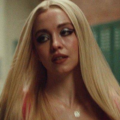 Euphoria 2, Cassie Howard, Video Romance, Luxury Branding Design, Sydney Sweeney, Girl Movies, Manado, The Villain, Celebrity Couples