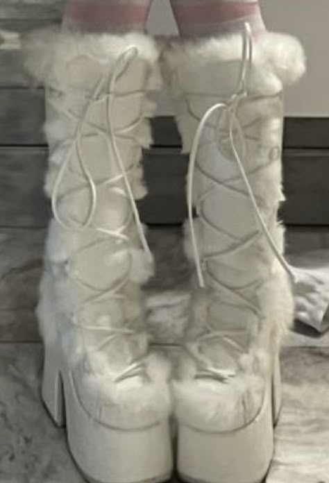 Monster High Shoes Irl, Abby Abominable Outfits, Snow Bunny Aesthetic, Fur Moon Boots, Monster High Inspired Outfits, Abby Bominable, Slavic Winter, Shoes Demonia, Monster High Shoes