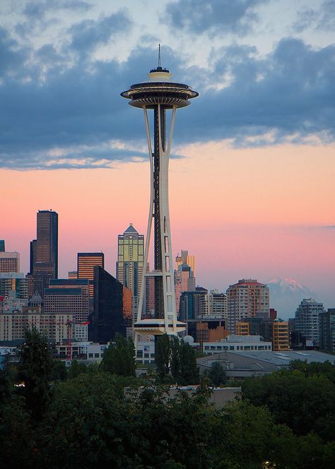 Seattle Wallpaper, Seattle Pictures, Train Robbery, Usa Life, Seattle Photos, Seattle Photography, Seattle Travel, Sleepless In Seattle, Space Needle Seattle