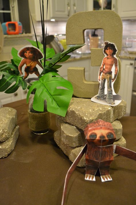 Croods Cake, Croods Birthday Party, Croods Party Ideas, The Croods Birthday Party Ideas, The Croods New Age Birthday Party Ideas, The Croods Background, Caveman Party, The Croods Funny Memes, Party Centerpieces