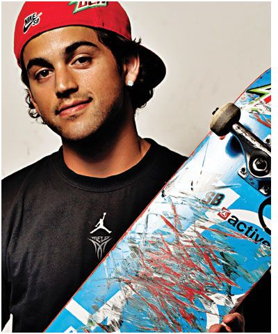 Hot damn Paul Rodriguez, Discover New Music, Pro Skaters, Mtv Music, Skater Boys, Man Crush Monday, Skater Boy, Cute Family, Sports Basketball