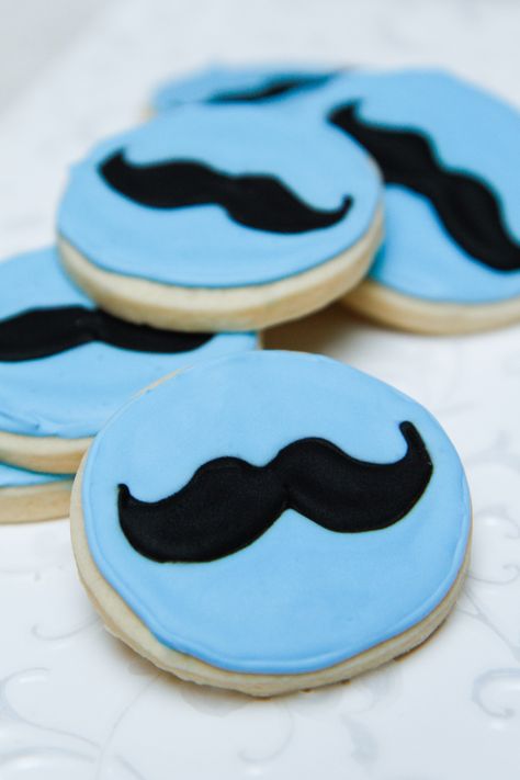 Moustache Sugar Cookies - perfect for Movember Name Cupcakes, Mustache Cookies, Mustache Cupcakes, Movember Mustache, Food Decorating, Cookies Ideas, Cake Stuff, Kinds Of Desserts, Cupcakes Cake