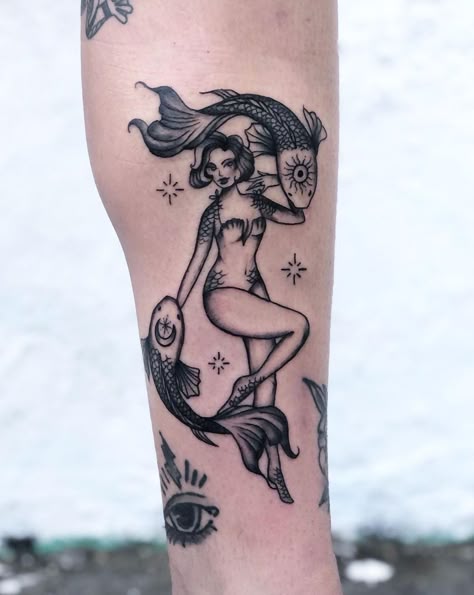 Pisces Tattoo Thigh, Pisces Flash Tattoo, Dark Pisces Tattoo, Pisces Mermaid Tattoo, Small Pisces Tattoos, Mermaid Pisces Tattoo, Fem Tattoos, Pisces Tattoo Designs, Small Tattoos Ideas