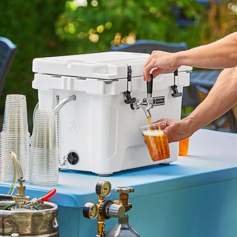 Easily serve up your signature draft beer anywhere with this CaterGator JB20WH white 1 faucet 21 Qt. insulated jockey box. Perfect for beer festivals, fairs, tailgates, and other outdoor events, this convenient mobile draft beer system doesn't require any electrical power to function and is an ideal alternative to a hard-to-transport outdoor kegerator. The unit includes a 65' stainless steel coil to keep your beer extra cold while dispensing to ensure optimal taste and its length is great for ha Garage Bar Accessories, Bar Cart Ice Maker, Yeti Cooler Display, Outdoor Cooler Tables, Gifts For Outdoor Bar, Beer Cooler Bar, Refrigerator Kegerator With Draft, Outdoor Serving Station With Cooler, Outdoor Beverage Cabinet