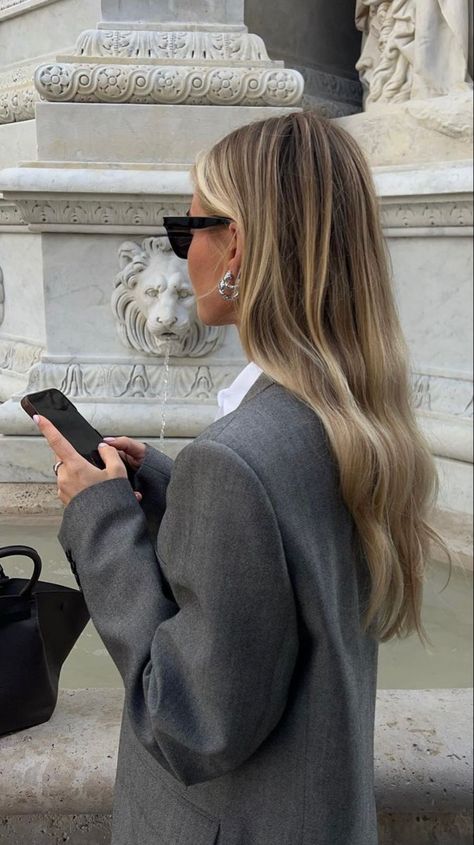 Light Brown Hair With Highlights Balayage, Blonde Balayage Wedding Hair, Elegant Haircut Long, Blonde Midi Hair, Blonde Airtouch Hair, Top Hairstyles For 2024, Balayage Hair 2024, Hair Autumn 2024, Blond Hair 2024