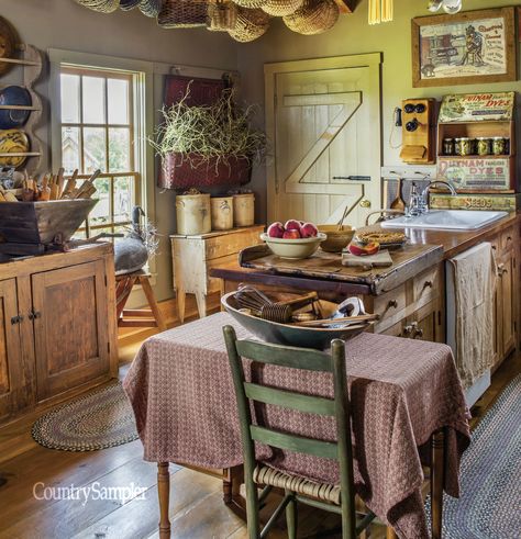 This is my favorite kitchen photo. Need a built in island I think. Coffee bar to hide fridge side. Move dryer to pantry? Cabinet Alternatives, Old Fashioned Kitchen, Cottage Kitchens, Primitive Kitchen, Cottage Interiors, Cozy Kitchen, Kitchen Photos, Cottage Kitchen, Favorite Kitchen