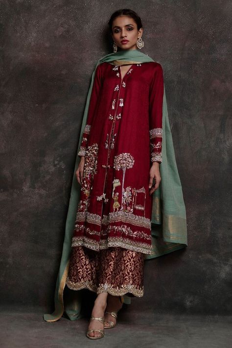 Nida Azwer - Red Silk Choga Hand Worked In Zardozi And Resham Nikkah Dress, Indian Designer Suits, Indian Salwar Kameez, Salwar Kamiz, Pakistani Bridal Dresses, Dress Indian Style, Indian Suits, Pakistani Dress Design, Pakistani Dress