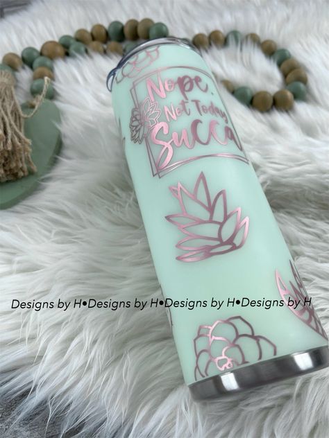 Brown Tumbler Ideas, Matte Tumbler Ideas, Tumbler Cups Ideas For Women, Vinyl Tumblers Ideas, Spring Tumbler Ideas, Cricut Tumblers, Fall Craft Fairs, Tumbler Cups Personalized, Pen Ideas