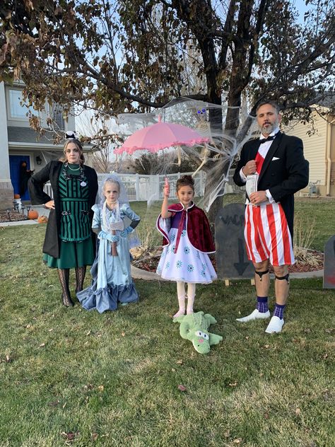 Haunted Mansion Haunted Mansion Family Costume, Haunted Mansion Costume Ideas, Haunted Mansion Halloween Costumes, Haunted Mansion Costume, Disney Halloween Parties, Haunted Mansion Halloween, Halloween Costumes For Work, Haunted Mansion Disneyland, Future Costume