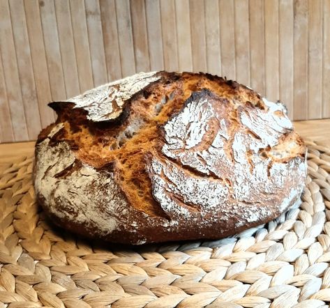 König Ludwig Brot - einfach königlich - Einfach Backen – Marcel Paa Marcel Paa, Artisan Bread, Dutch Oven, Yeast, Cool Kitchens, Food To Make, Pastry, Food And Drink, Oven